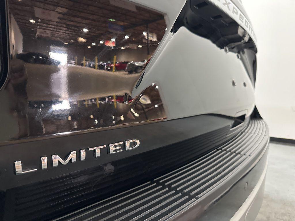 used 2019 Ford Expedition car, priced at $25,900