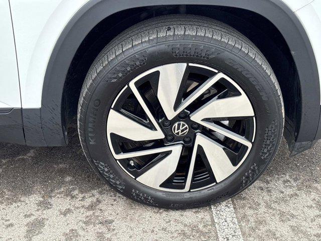 used 2024 Volkswagen Atlas car, priced at $31,092