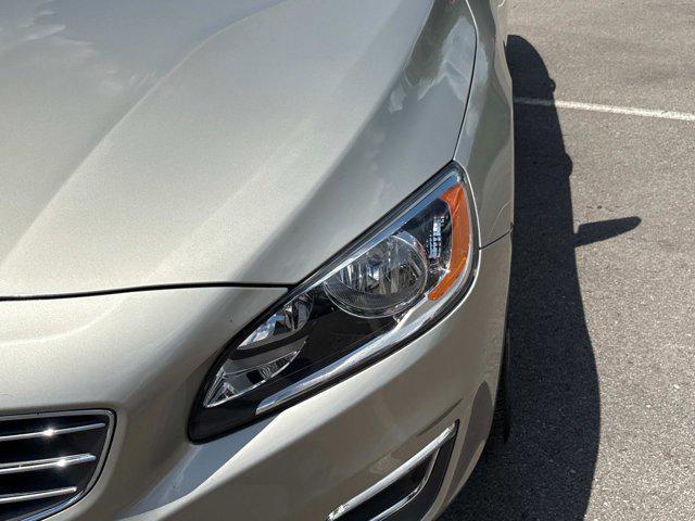 2018 Luminous Sand Metallic Volvo S60 Inscription