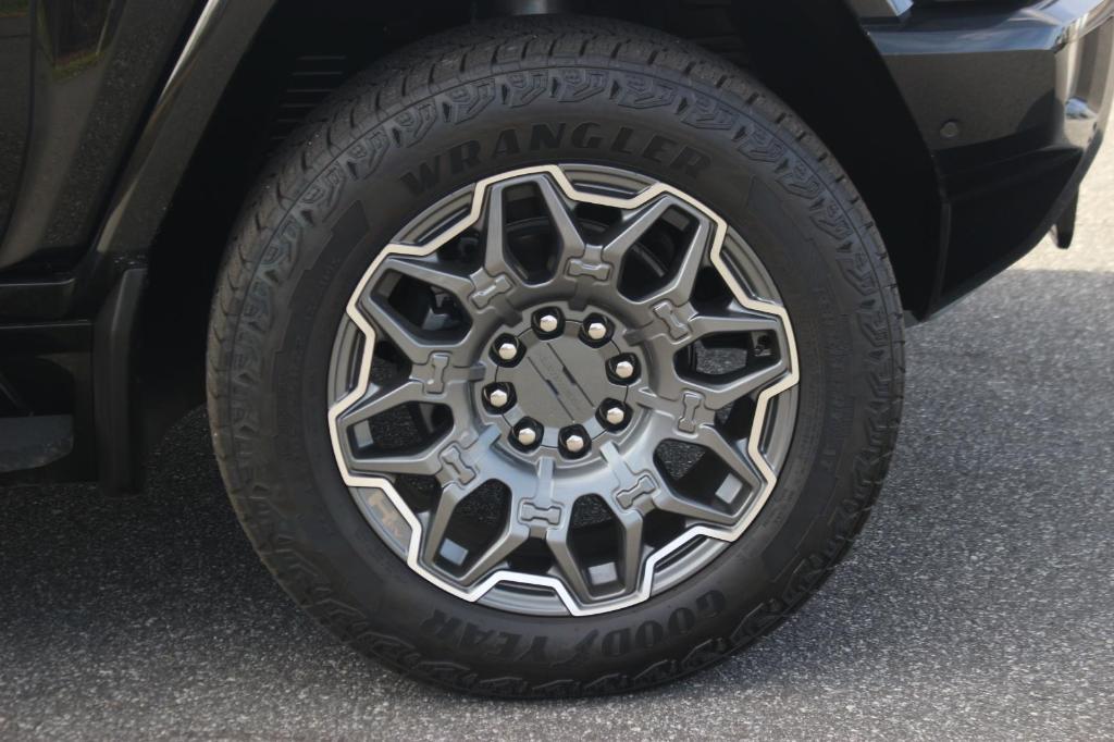 new 2025 GMC HUMMER EV SUV car, priced at $96,785