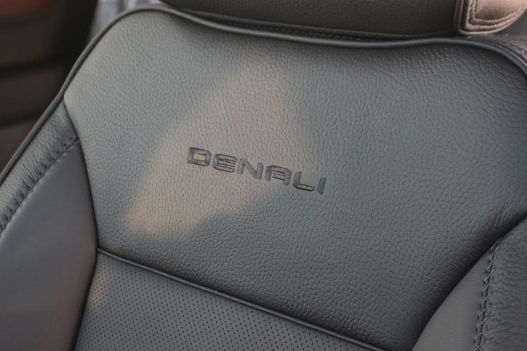 new 2026 GMC Yukon XL car, priced at $95,555