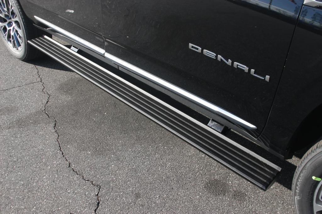 new 2026 GMC Yukon XL car, priced at $95,555