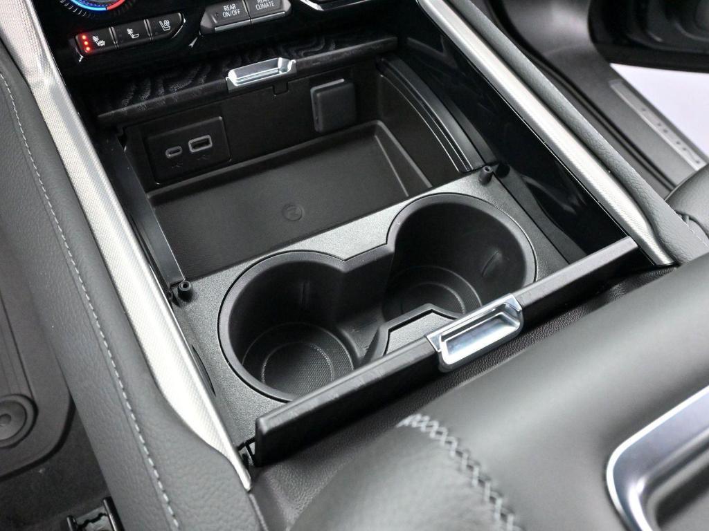 used 2024 GMC Yukon XL car, priced at $74,000