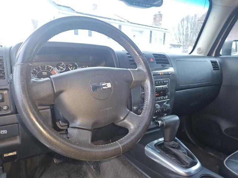 used 2006 Hummer H3 car, priced at $10,995