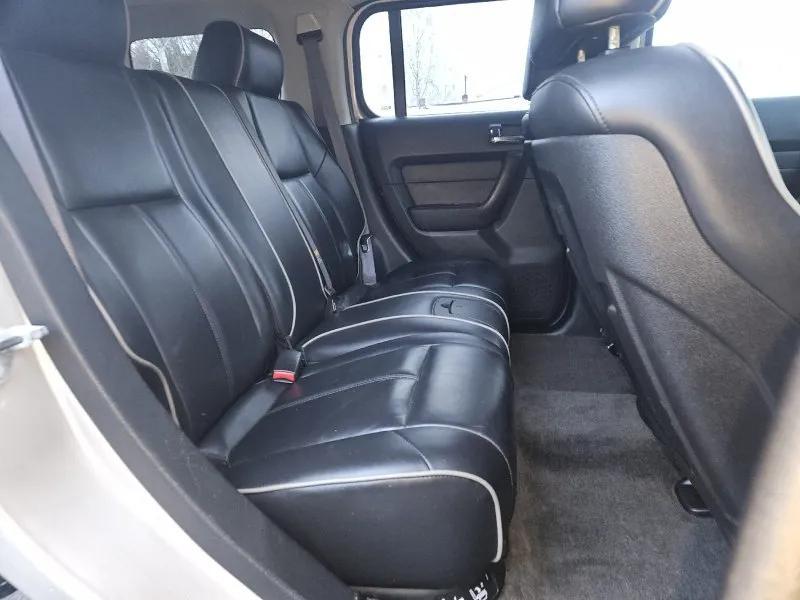 used 2006 Hummer H3 car, priced at $10,995