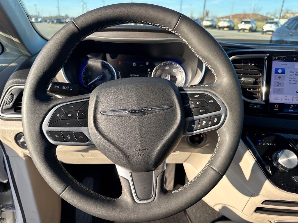 used 2024 Chrysler Pacifica car, priced at $25,300