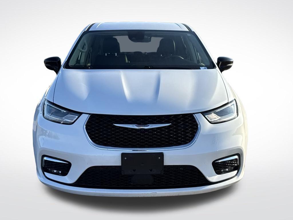 used 2024 Chrysler Pacifica car, priced at $25,300