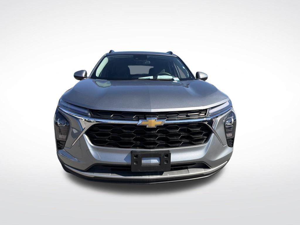 used 2024 Chevrolet Trax car, priced at $18,393