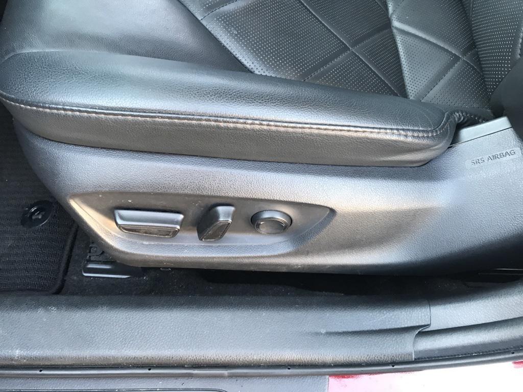 used 2019 Toyota Camry Hybrid car, priced at $24,225