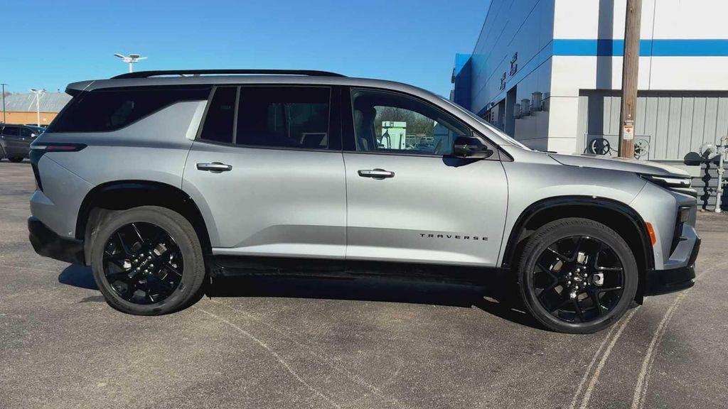 used 2025 Chevrolet Traverse car, priced at $49,477