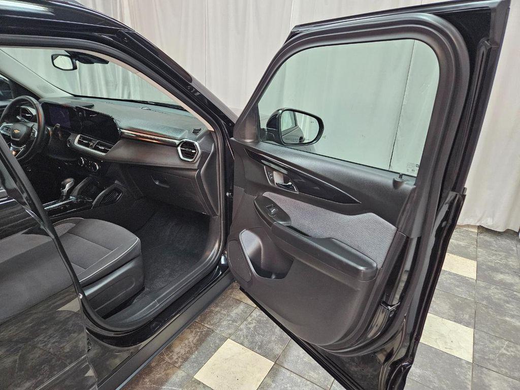 used 2025 Chevrolet TrailBlazer car, priced at $17,495