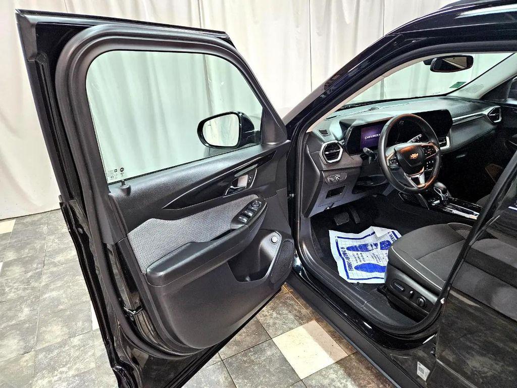 used 2025 Chevrolet TrailBlazer car, priced at $17,495