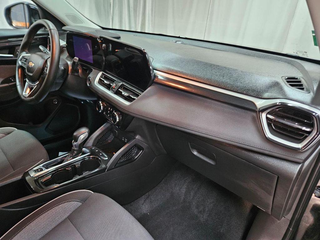 used 2025 Chevrolet TrailBlazer car, priced at $17,495