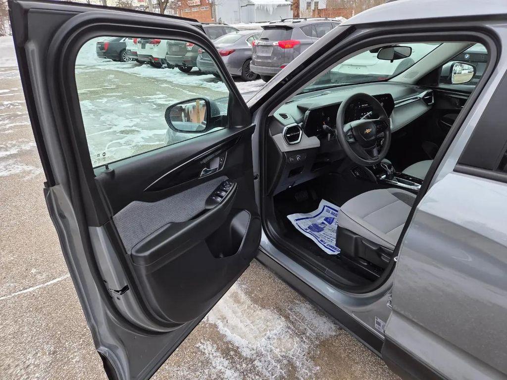 used 2025 Chevrolet TrailBlazer car, priced at $16,495