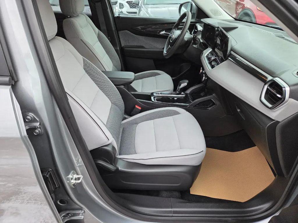 used 2025 Chevrolet TrailBlazer car, priced at $16,495