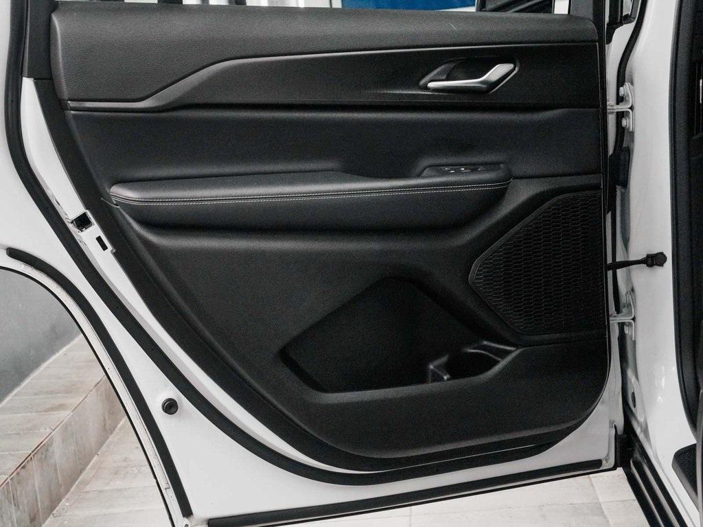 used 2023 Jeep Grand Cherokee L car, priced at $29,990