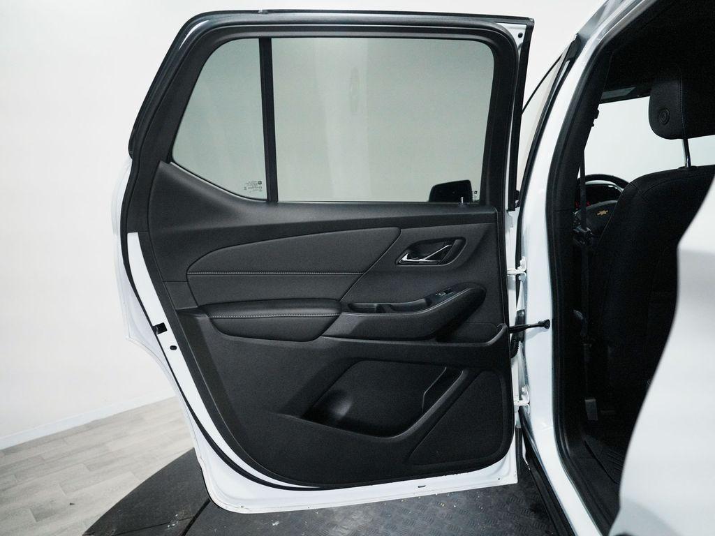 used 2022 Chevrolet Traverse car, priced at $23,890