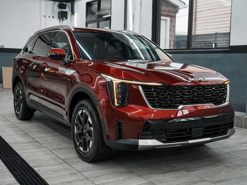 used 2025 Kia Sorento car, priced at $29,740