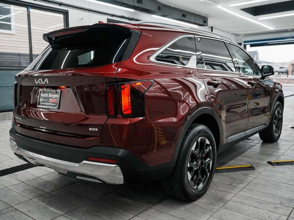 used 2025 Kia Sorento car, priced at $29,740