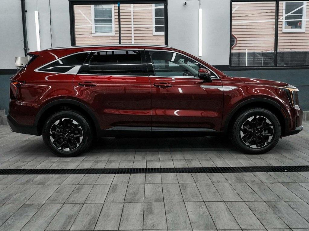 used 2025 Kia Sorento car, priced at $29,740