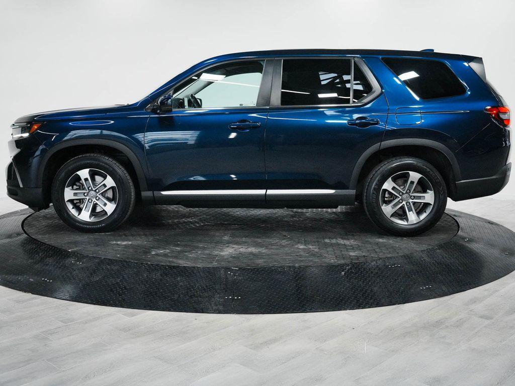 used 2025 Honda Pilot car, priced at $34,990