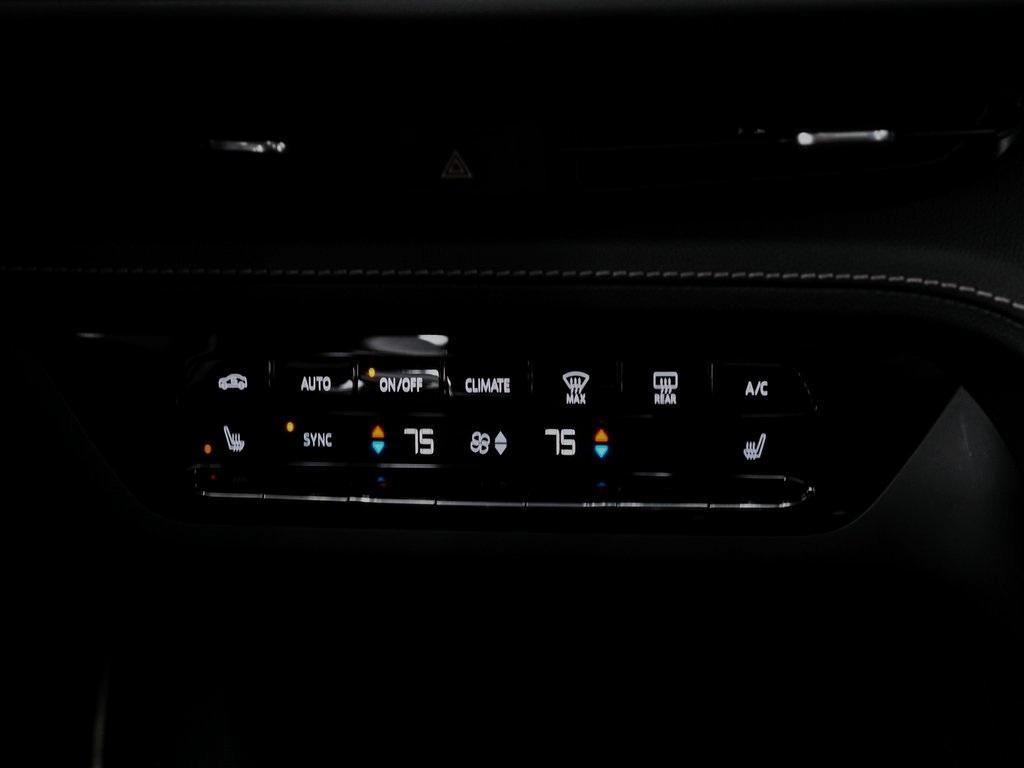 used 2023 Buick Envision car, priced at $26,450