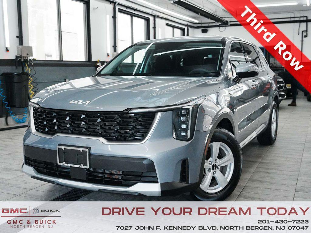 used 2025 Kia Sorento car, priced at $27,898
