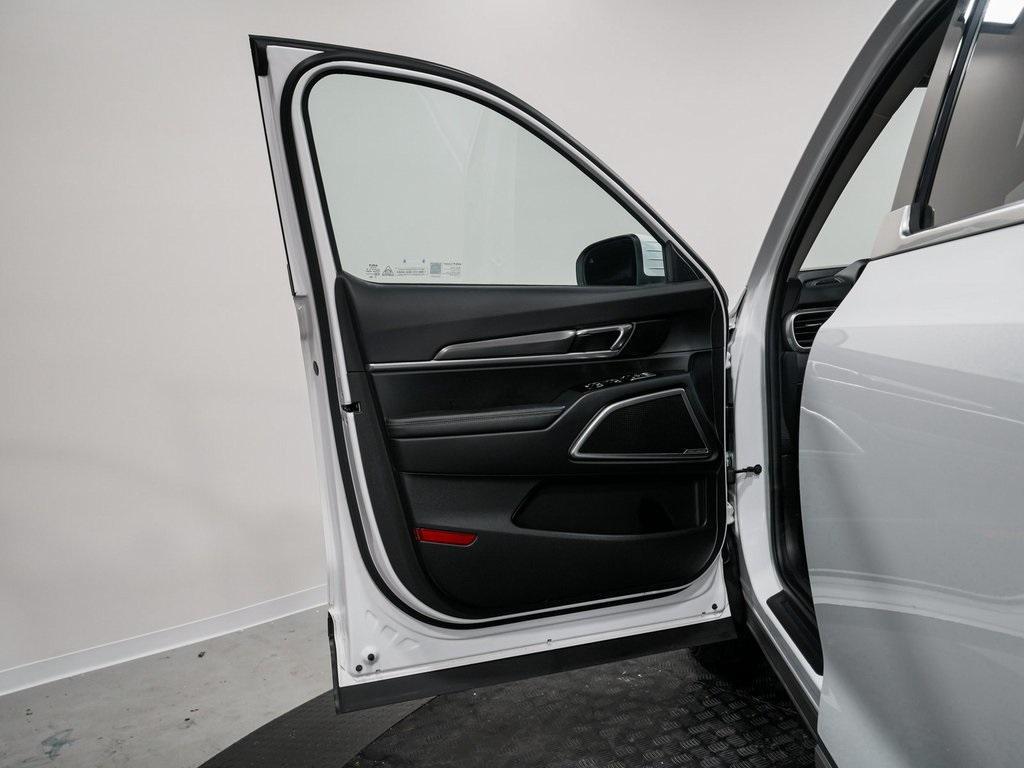 used 2024 Kia Telluride car, priced at $29,450