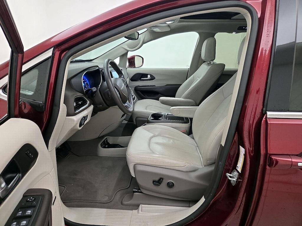 used 2020 Chrysler Pacifica car, priced at $34,998