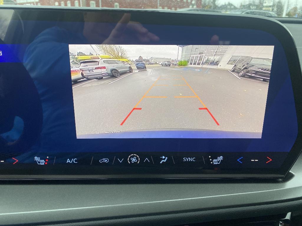 new 2026 Chevrolet Traverse car, priced at $42,977