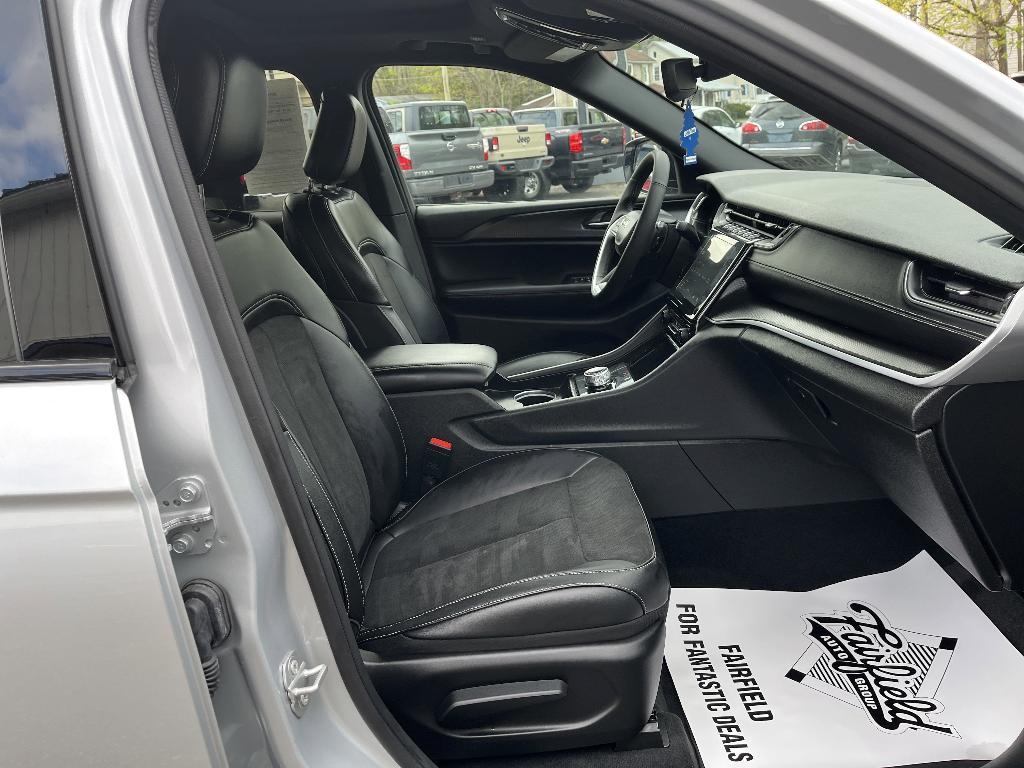 used 2024 Jeep Grand Cherokee car, priced at $34,177