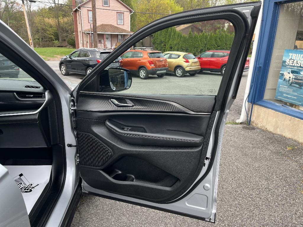 used 2024 Jeep Grand Cherokee car, priced at $34,177