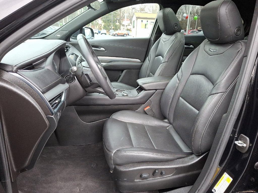 used 2022 Cadillac XT4 car