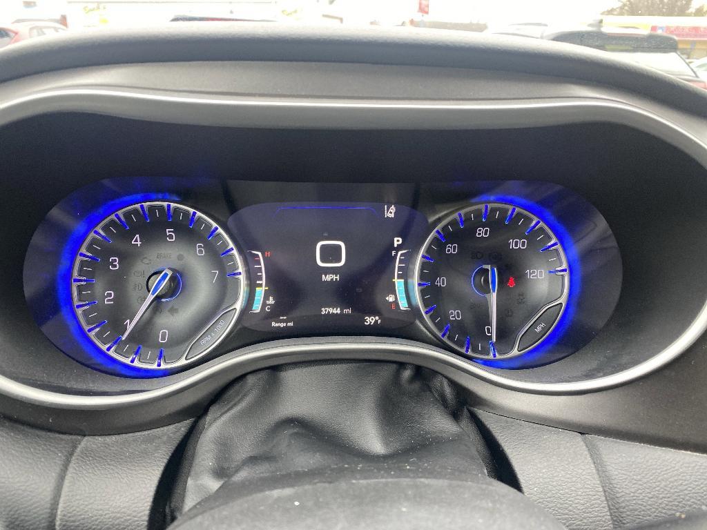 used 2024 Chrysler Pacifica car, priced at $34,977