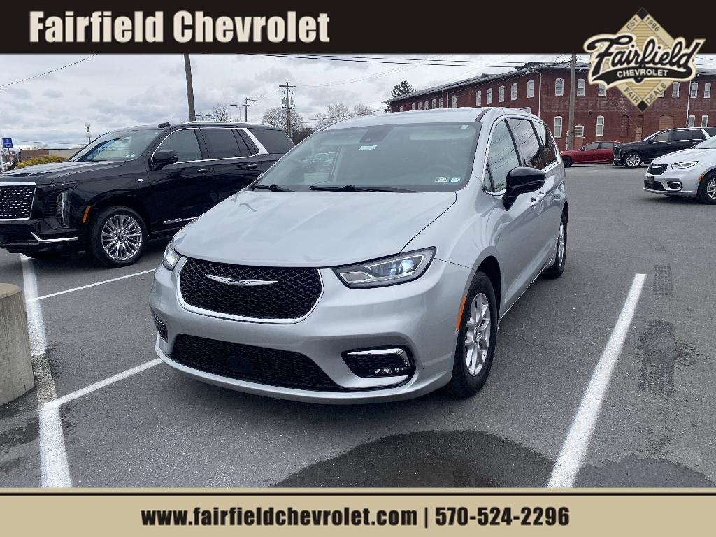 used 2024 Chrysler Pacifica car, priced at $34,977