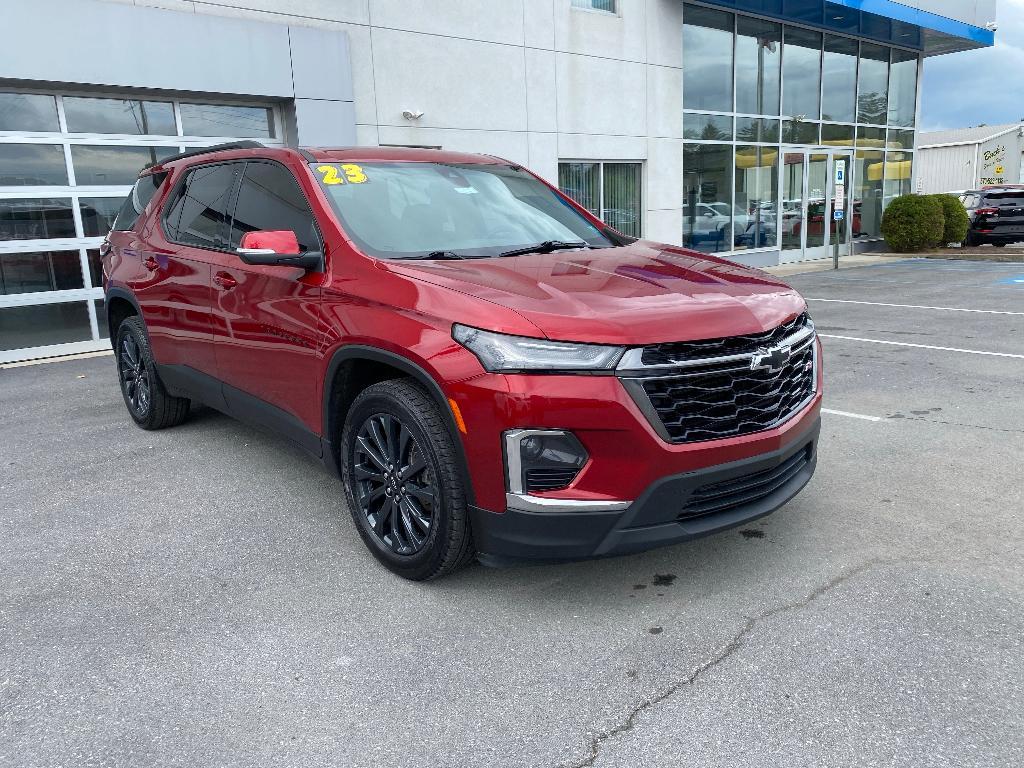 used 2023 Chevrolet Traverse car, priced at $32,977