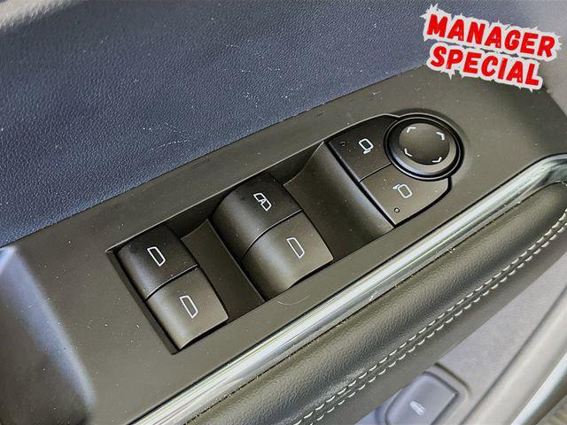 used 2025 GMC Acadia car, priced at $32,999