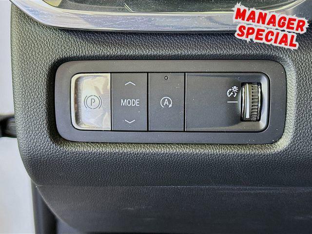 used 2025 GMC Acadia car, priced at $32,999