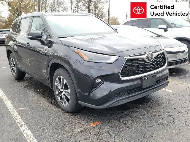 used 2023 Toyota Highlander car, priced at $35,988