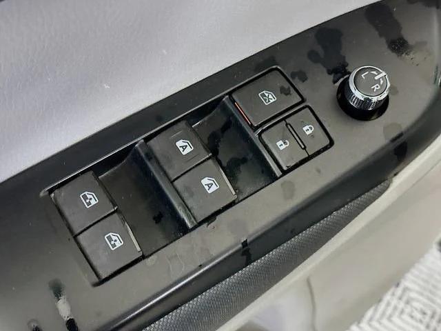 used 2019 Toyota Highlander car, priced at $16,457