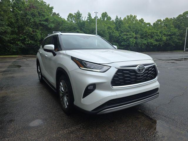 used 2024 Toyota Highlander car, priced at $50,991