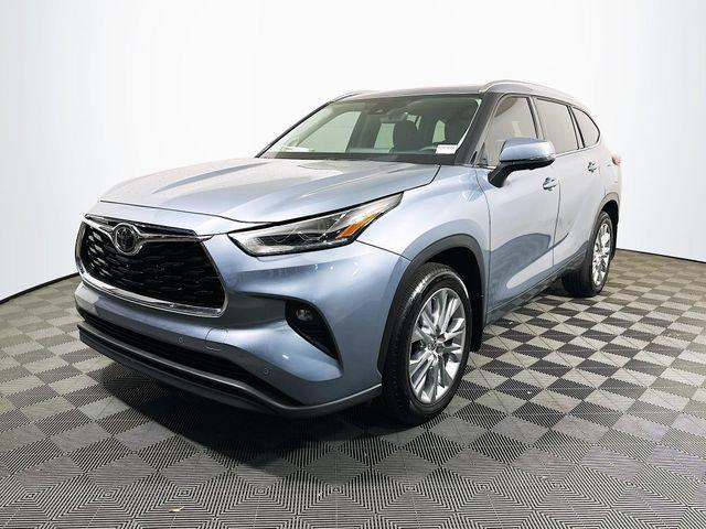used 2024 Toyota Highlander car, priced at $43,563