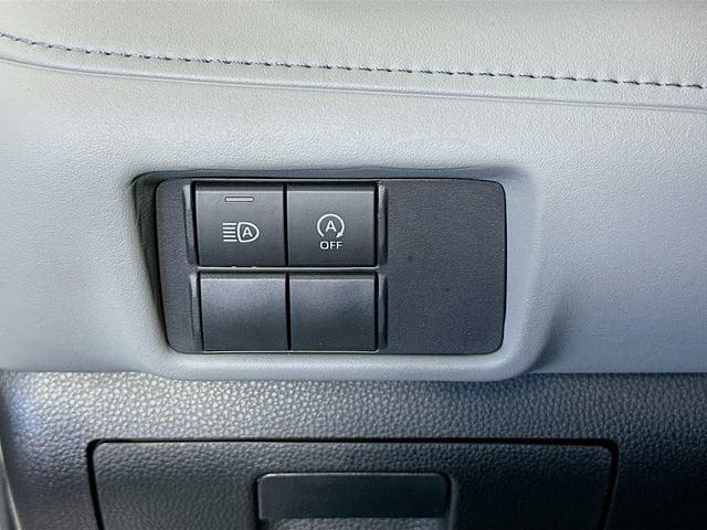 used 2023 Toyota Highlander car, priced at $31,456