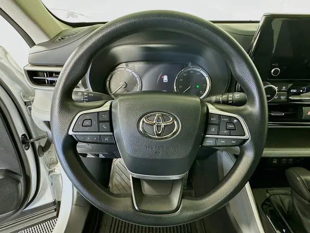 used 2023 Toyota Highlander car, priced at $31,456