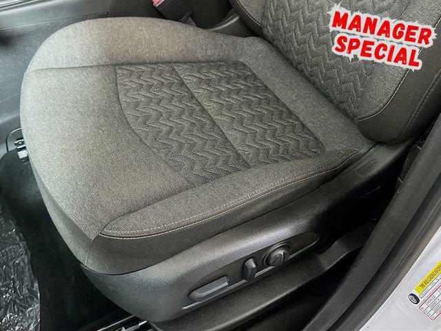 used 2022 Chevrolet Equinox car, priced at $19,617