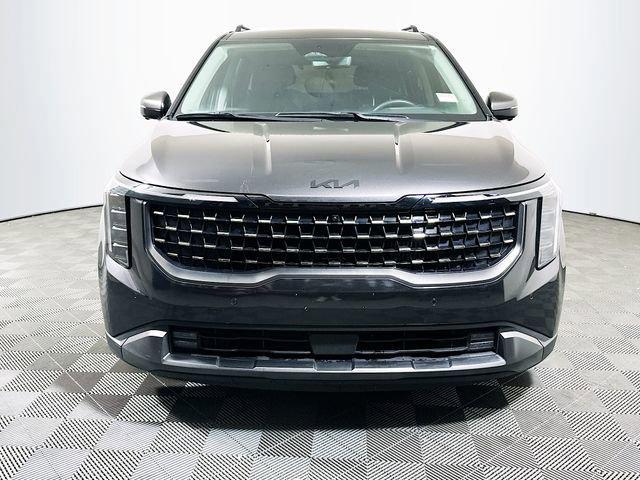 used 2025 Kia Carnival Hybrid car, priced at $45,189