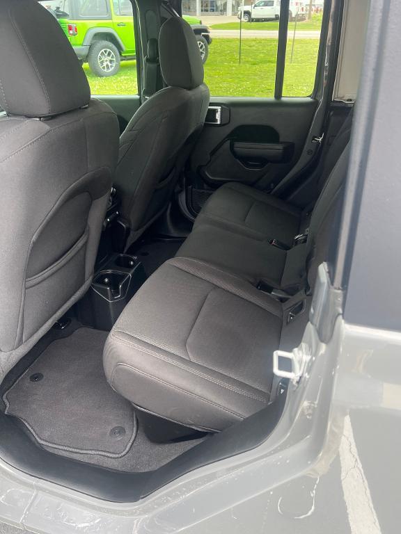 used 2022 Jeep Gladiator car, priced at $33,156