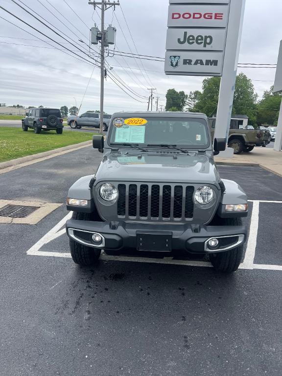 used 2022 Jeep Gladiator car, priced at $33,156