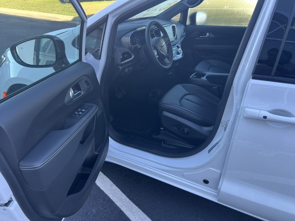 new 2026 Chrysler Pacifica car, priced at $45,852
