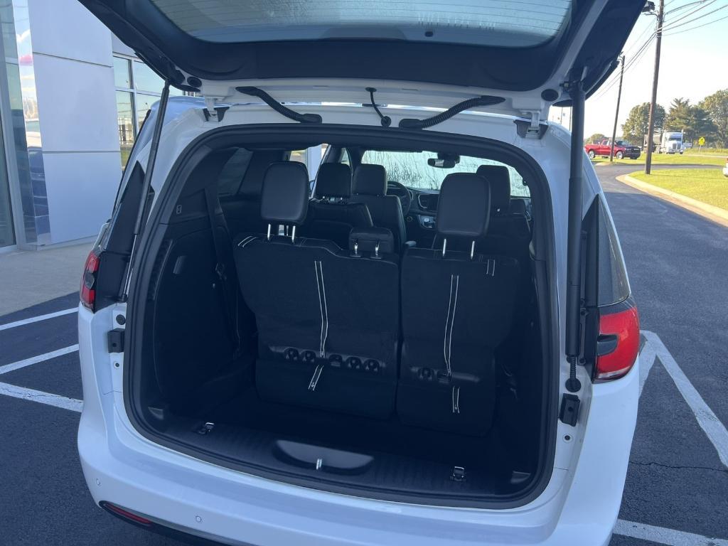 new 2026 Chrysler Pacifica car, priced at $45,852
